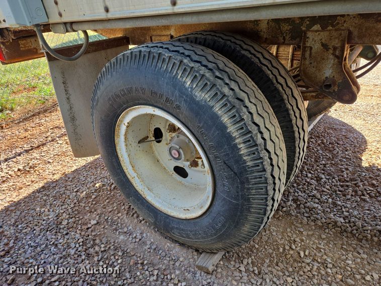 image for item ER1582 1975 American Trailers dry van trailer