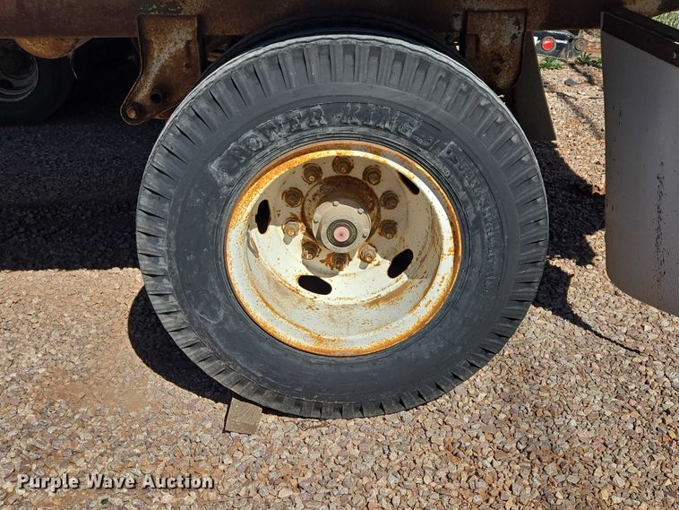 image for item ER1582 1975 American Trailers dry van trailer