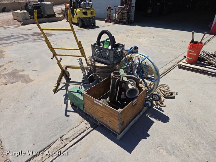 image for item ER1583 Greenlee 6001 cable puller