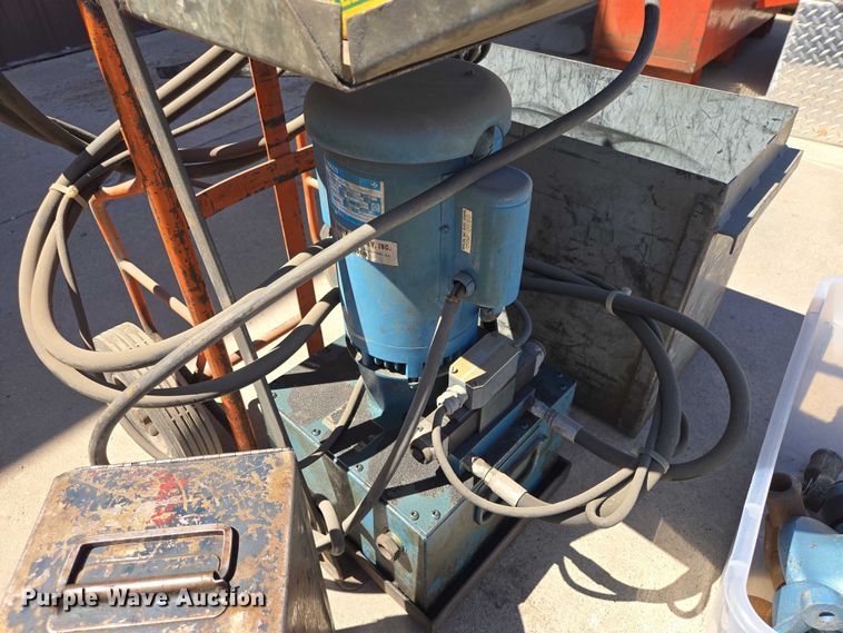 image for item ER1596 Roper Whitney HP501-B hydraulic hole punch