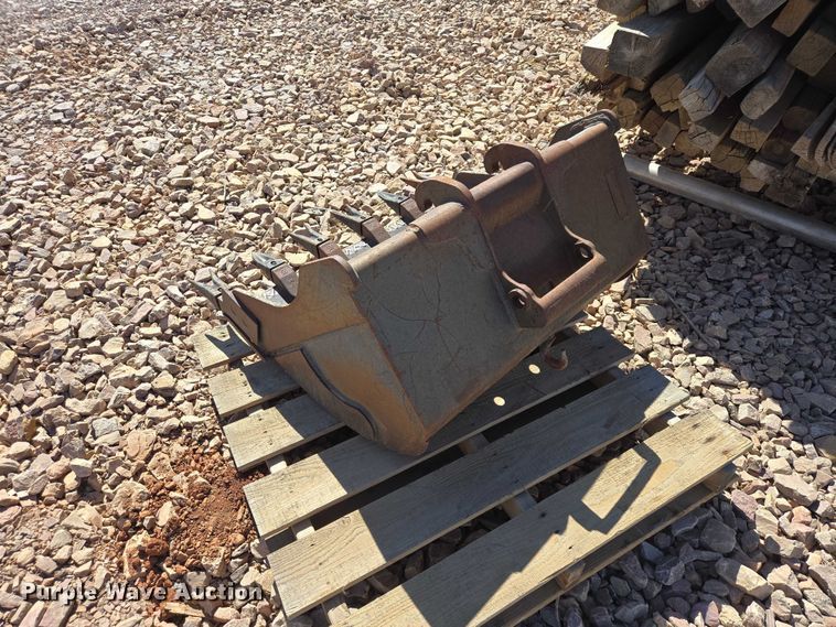 image for item ER1609 Bobcat excavator bucket