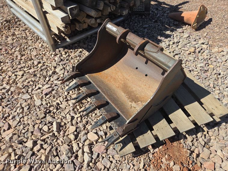 image for item ER1609 Bobcat excavator bucket