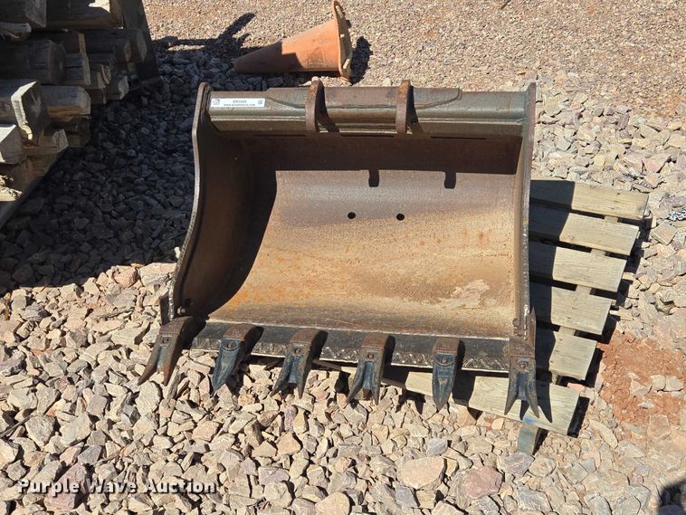 image for item ER1609 Bobcat excavator bucket