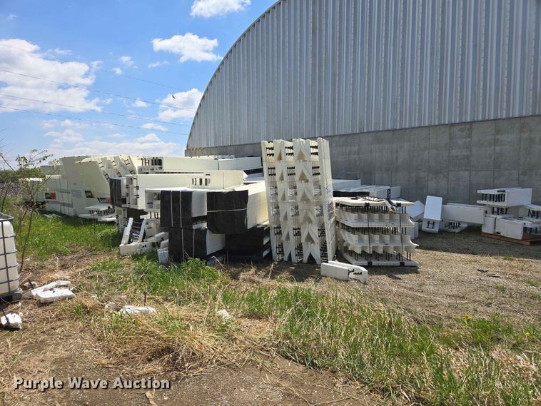 image for item ER1642 Logix concrete forms