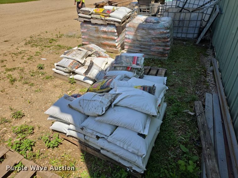 image for item ER1644 (6) pallets of polymeric sand