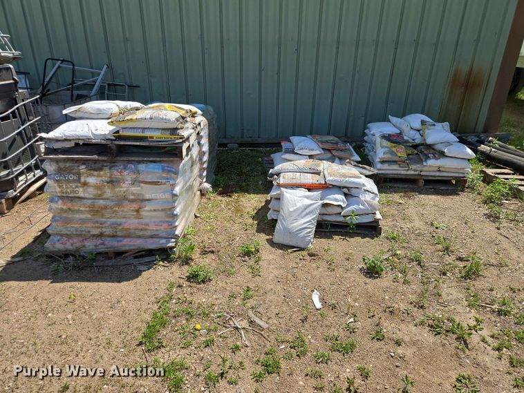 image for item ER1644 (6) pallets of polymeric sand