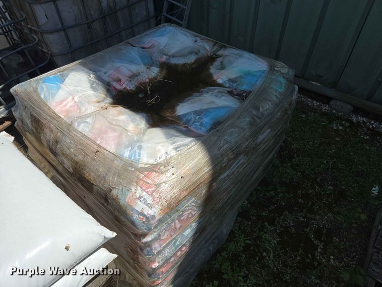 image for item ER1644 (6) pallets of polymeric sand