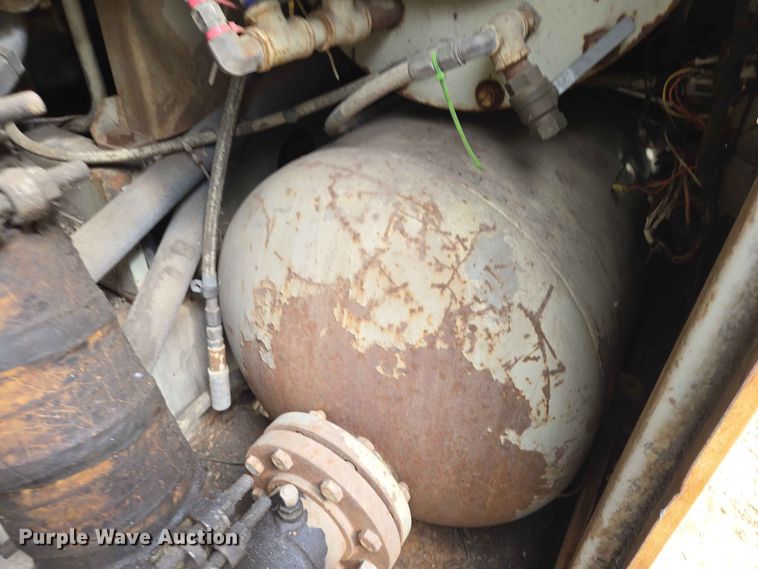 image for item ER1651 Ingersoll Rand 1600 air compressor