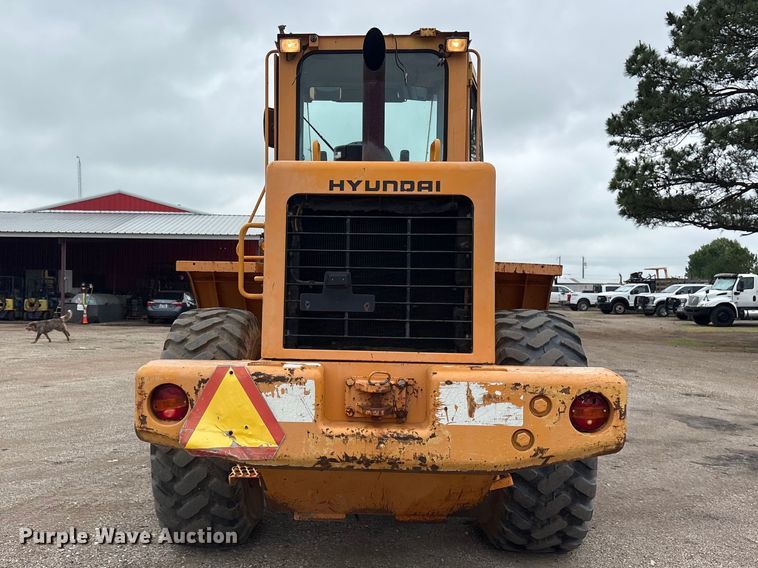 image for item ET2072 Hyundai HL740-3 wheel loader