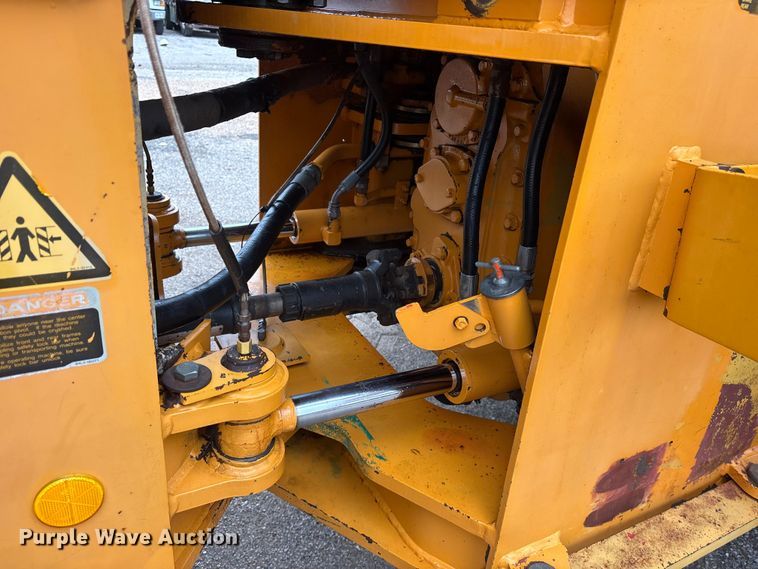 image for item ET2072 Hyundai HL740-3 wheel loader