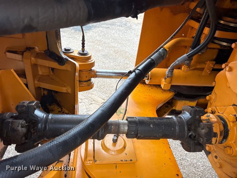 image for item ET2072 Hyundai HL740-3 wheel loader