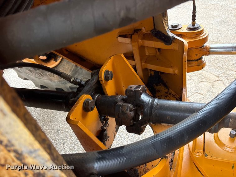 image for item ET2072 Hyundai HL740-3 wheel loader