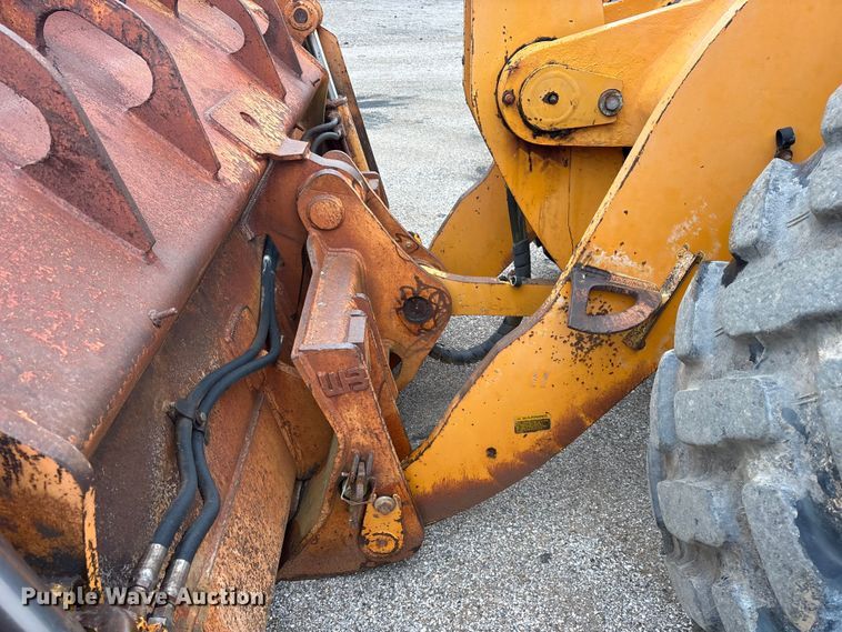 image for item ET2072 Hyundai HL740-3 wheel loader