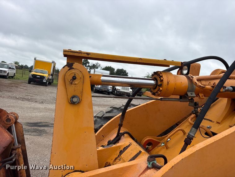 image for item ET2072 Hyundai HL740-3 wheel loader