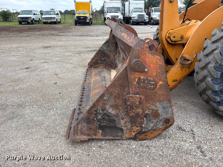 image for item ET2072 Hyundai HL740-3 wheel loader