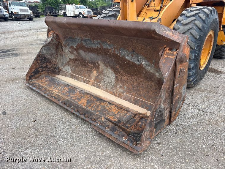 image for item ET2072 Hyundai HL740-3 wheel loader