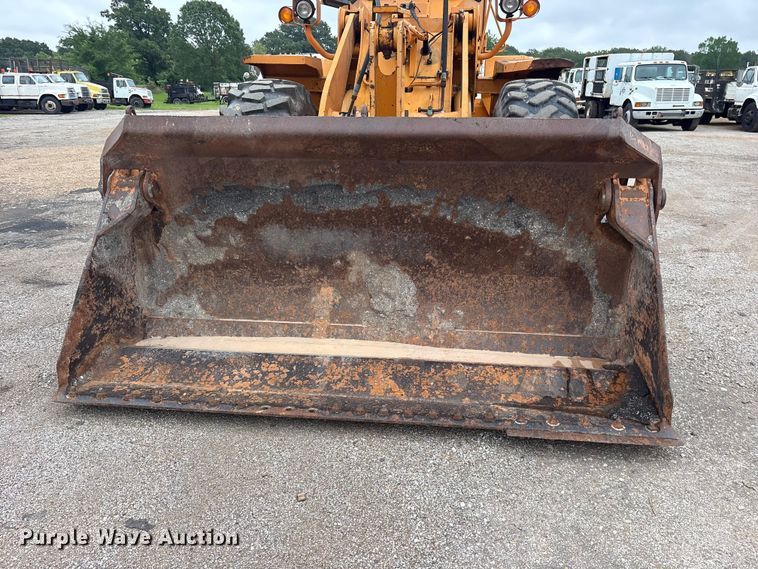 image for item ET2072 Hyundai HL740-3 wheel loader