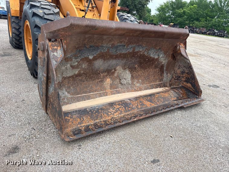 image for item ET2072 Hyundai HL740-3 wheel loader