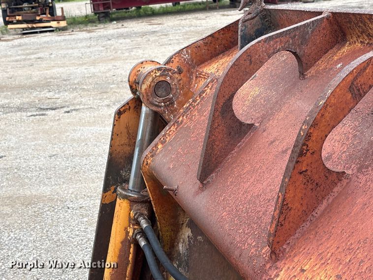image for item ET2072 Hyundai HL740-3 wheel loader