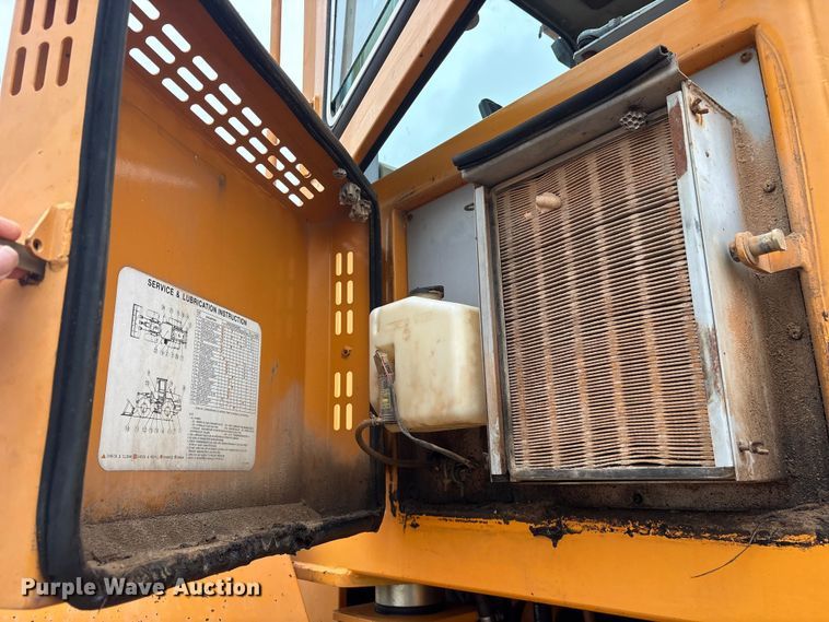 image for item ET2072 Hyundai HL740-3 wheel loader