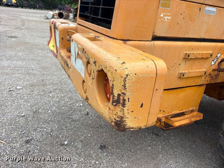 image for item ET2072 Hyundai HL740-3 wheel loader