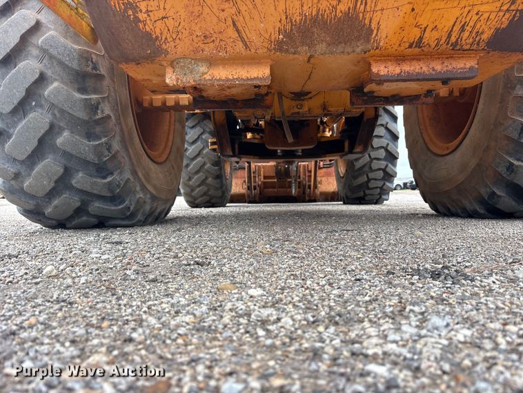 image for item ET2072 Hyundai HL740-3 wheel loader