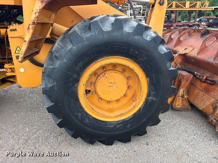 image for item ET2072 Hyundai HL740-3 wheel loader
