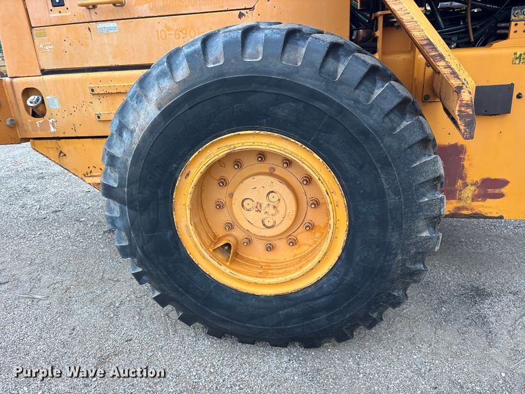 image for item ET2072 Hyundai HL740-3 wheel loader