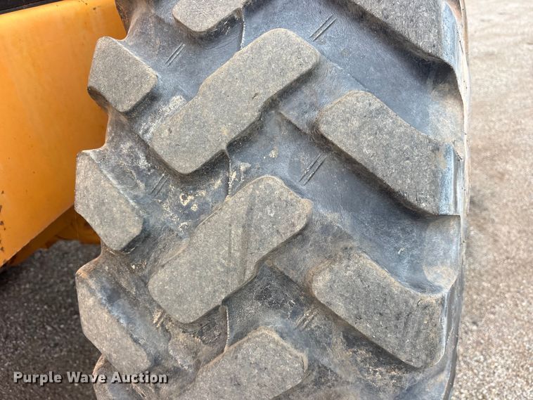 image for item ET2072 Hyundai HL740-3 wheel loader
