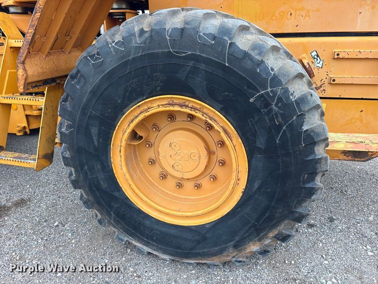 image for item ET2072 Hyundai HL740-3 wheel loader