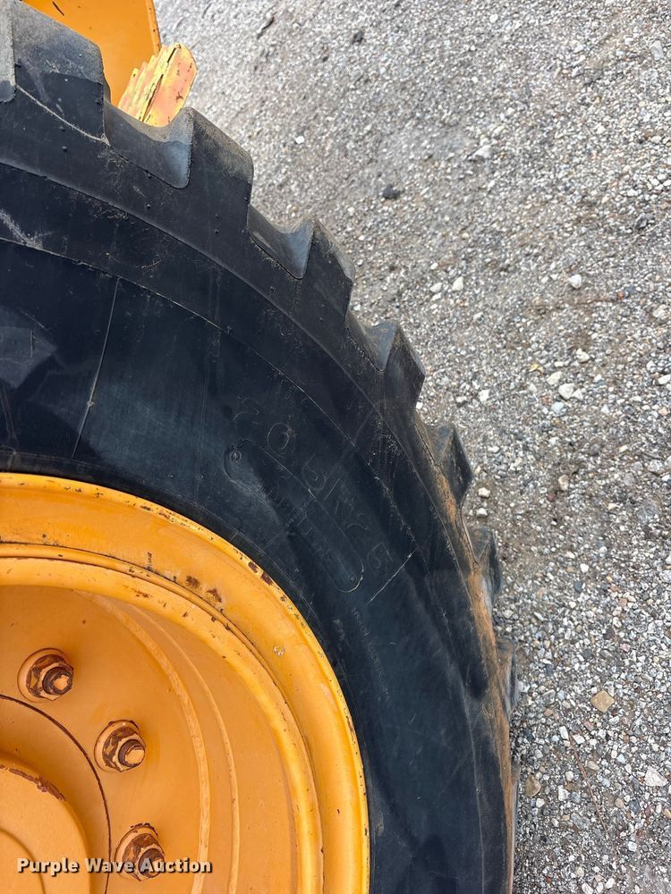 image for item ET2072 Hyundai HL740-3 wheel loader
