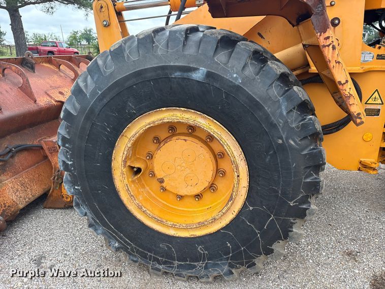 image for item ET2072 Hyundai HL740-3 wheel loader