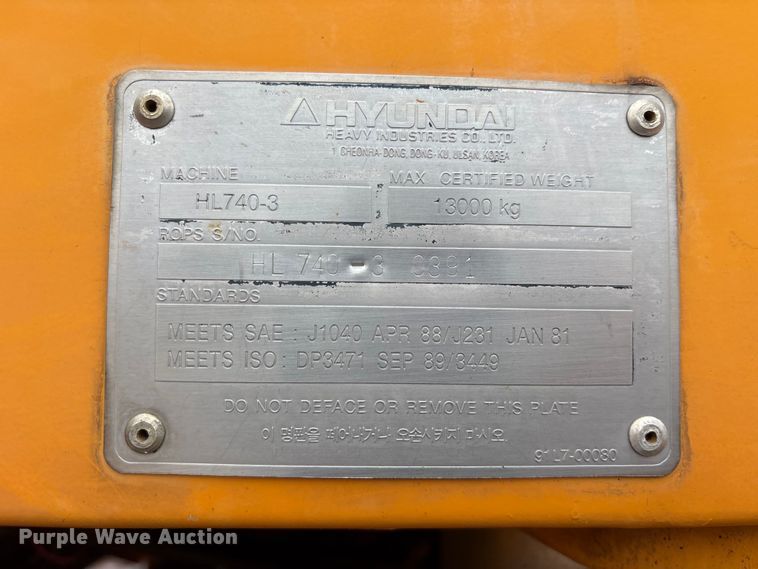 image for item ET2072 Hyundai HL740-3 wheel loader