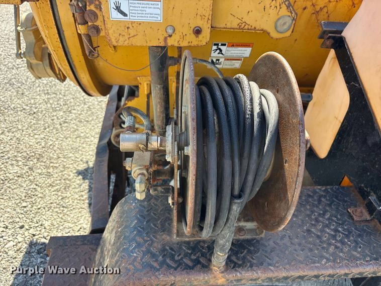 image for item ET2084 2013 Vermeer V500LE HD vacuum excavator