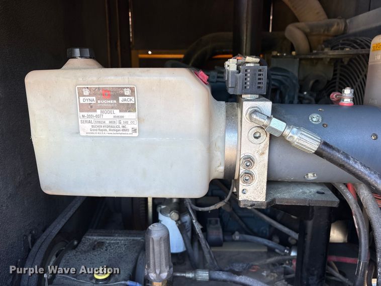image for item ET2084 2013 Vermeer V500LE HD vacuum excavator
