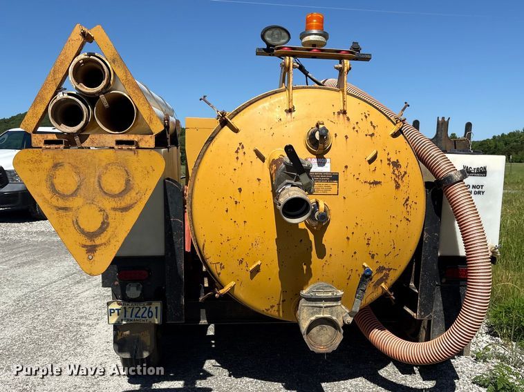 image for item ET2085 2010 Vermeer Vactron LP555SDT vacuum excavator