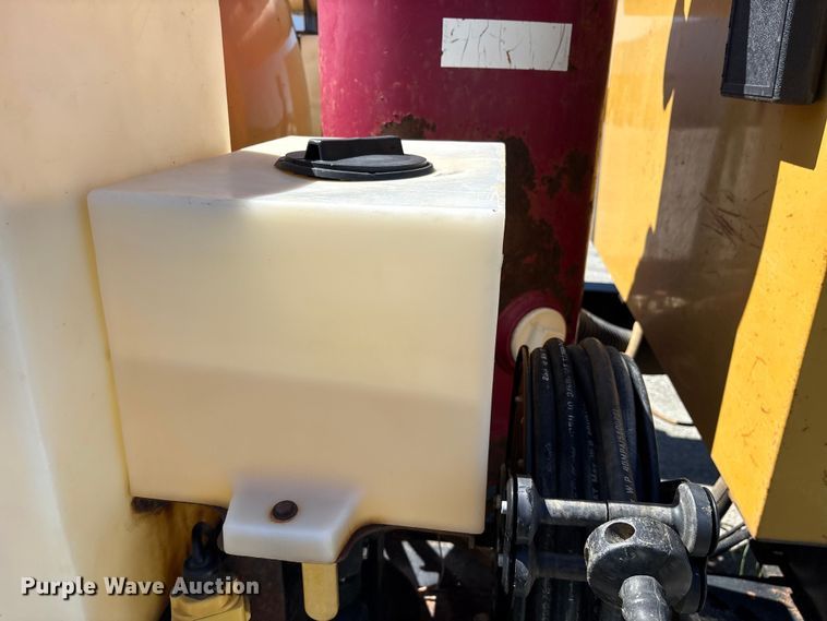 image for item ET2085 2010 Vermeer Vactron LP555SDT vacuum excavator