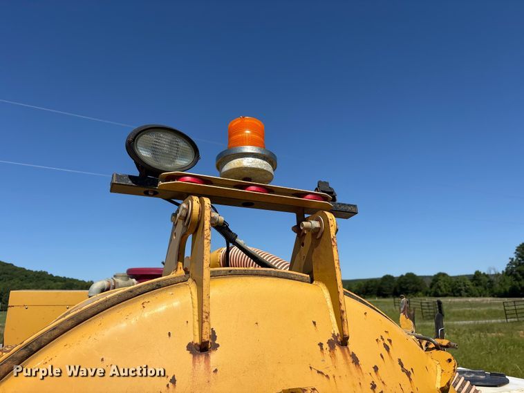 image for item ET2085 2010 Vermeer Vactron LP555SDT vacuum excavator
