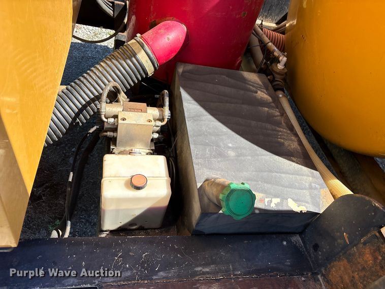 image for item ET2085 2010 Vermeer Vactron LP555SDT vacuum excavator