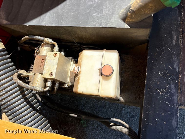 image for item ET2085 2010 Vermeer Vactron LP555SDT vacuum excavator