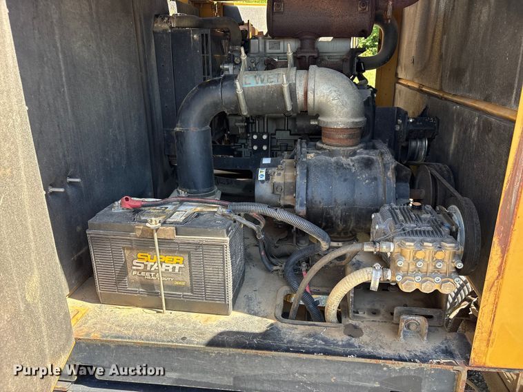 image for item ET2085 2010 Vermeer Vactron LP555SDT vacuum excavator
