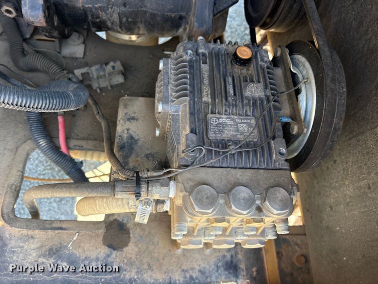 image for item ET2085 2010 Vermeer Vactron LP555SDT vacuum excavator