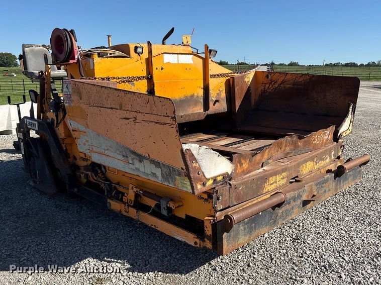 image for item ET2086 2001 LeeBoy L8560T paver