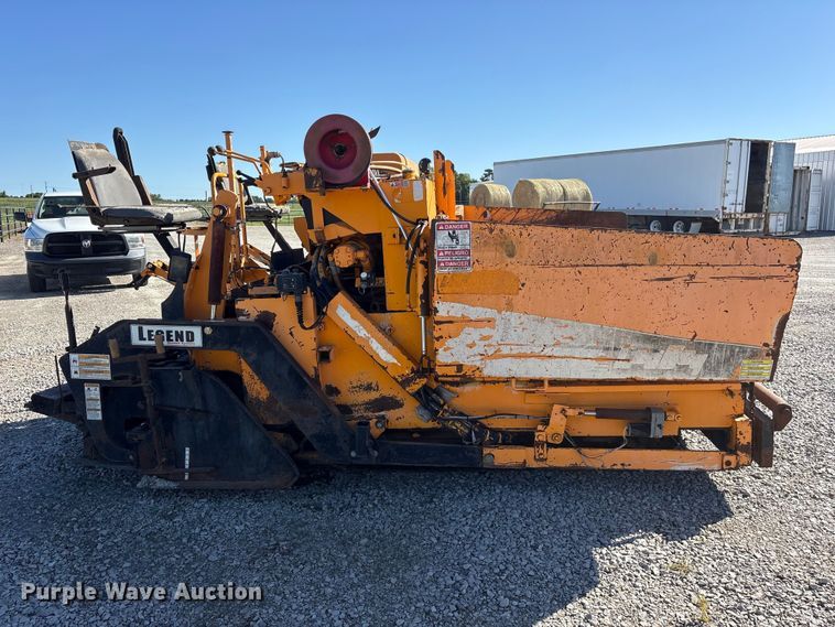 image for item ET2086 2001 LeeBoy L8560T paver