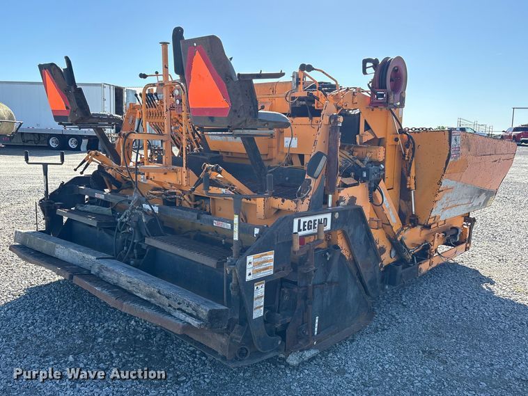 image for item ET2086 2001 LeeBoy L8560T paver