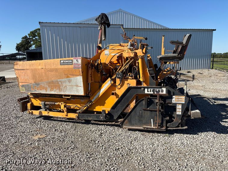 image for item ET2086 2001 LeeBoy L8560T paver