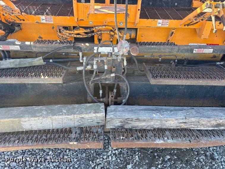 image for item ET2086 2001 LeeBoy L8560T paver