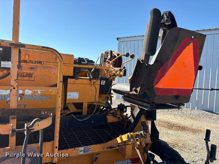image for item ET2086 2001 LeeBoy L8560T paver