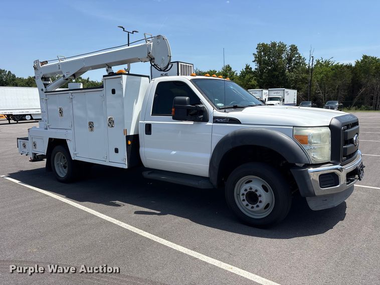 image for item ET2091 2013 Ford F550 Super Duty utility / service truck