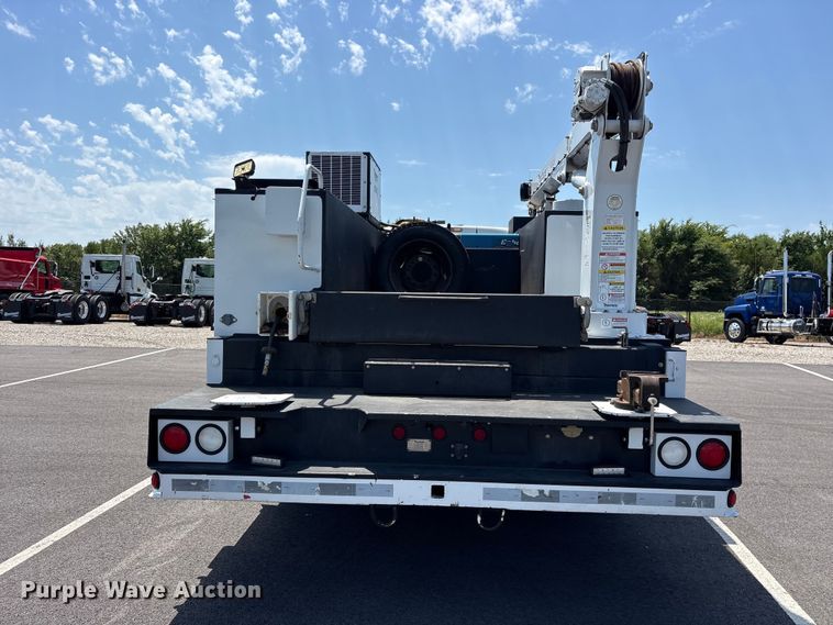 image for item ET2091 2013 Ford F550 Super Duty utility / service truck